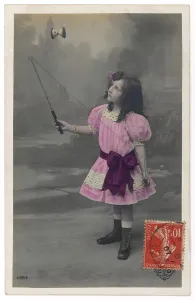 Throws: GIRL THROWS DIABOLO