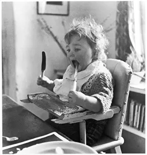 Highchair: GIRL WAITING FOR LUNCH
