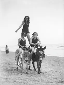 Great British Holiday: GIRLS ON DONKEYS 1920S