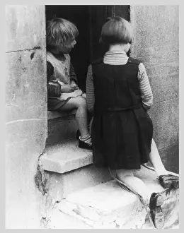 Skipping: GIRLS ON DOOR STEP