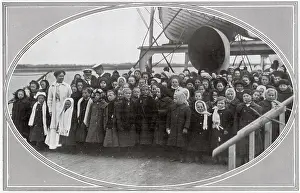 Emigrating: Girls from Dr. Barnardo bound for Canada 1912
