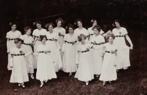 Aboutd: Girls in identical white dance dresses