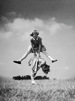 Leapfrog: TWO GIRLS PLAY LEAPFROG