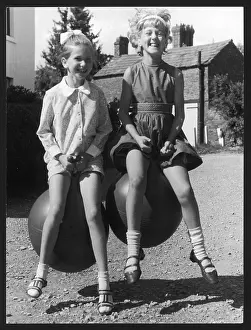 Gleefully: GIRLS ON SPACEHOPPERS