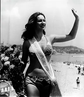 Unkown: Girls of the World in Bikini