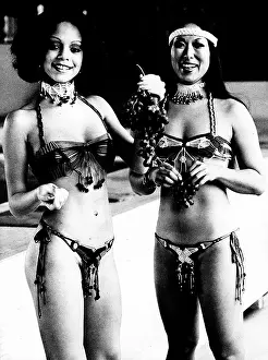 Bikinis: Girls of the World in Bikini