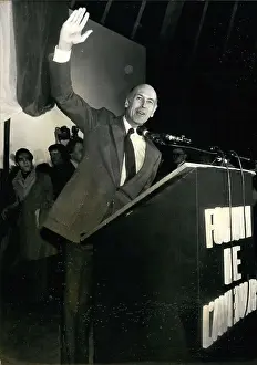 Estaing: Giscard d'Estaing speaking to young voters, Porte de Pantin