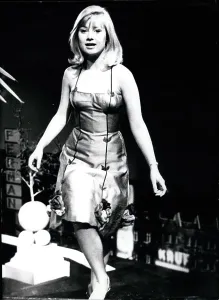 Camillo: Gitte, Danish swing singer, in TV production