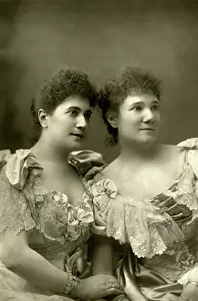 Giulia: Giulia and Sofia Ravogli - Italian opera singers
