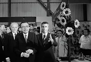 Giulio: Giulio Andreotti visits USSR