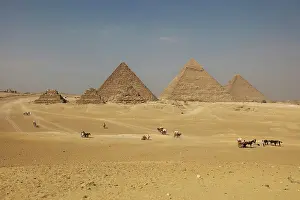 Gizah: Giza Pyramid Complex, Giza, Egypt