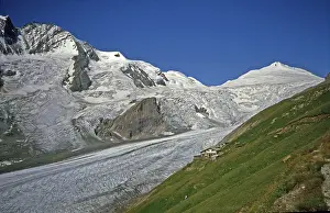 Carinthia: Glacier Pasterze with Hofmannshutte