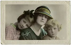 Gladys: Gladys Cooper and her children
