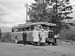 Dumbarton: Glasgow to Oban bus, with crew and passengers