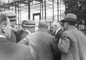 Assess: The Glaspalast after the fire in Munich, 07.06.1931
