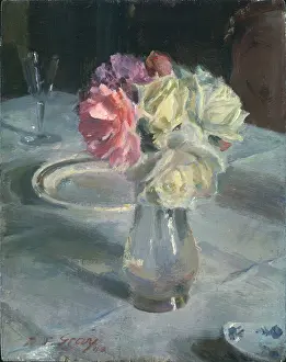 Stannus: A Glass with Cream and Pink Roses