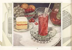 Parfum: Glass of iced fruit juice with straw, slice of
