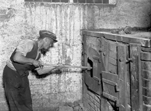 Glassmaking: GLASSMAKING FURNACE