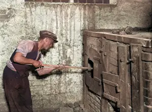 Glassmaking: GLASSMAKING FURNACE