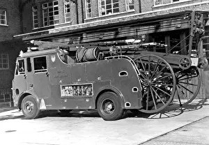 Shadwell: GLC-LFB - Dual purpose pump-escape fire engine