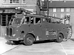 Shadwell: GLC-LFB - Dual purpose pump-escape fire engine