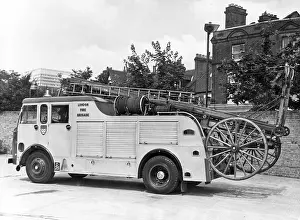 Merryweather: GLC-LFB - Dual purpose pump-escape fire engine