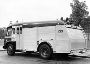 Eltham: GLC-LFB - Foam Tender at Eltham