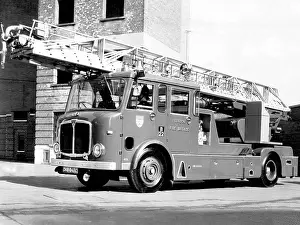 Merryweather: GLC-LFB - Turntable Ladder at Brigade HQ