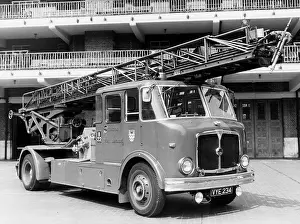 Merryweather: GLC-LFB - Turntable Ladder at Brigade HQ
