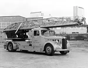 Merryweather: GLC-LFB - Turntable Ladder at Croydon
