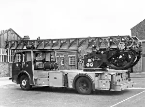Plaistow: GLC-LFB - Turntable Ladder at Plaistow