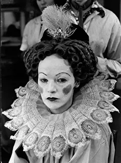 Glenda: Glenda Jackson, Queen Elizabeth I makeup session
