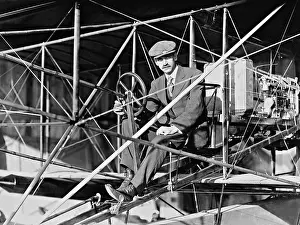 Curtiss: Glenn Curtiss in his plane, 1909