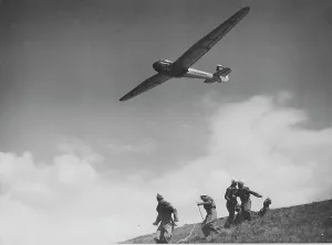 Glider: Glider pilots on the Rhon, 1935