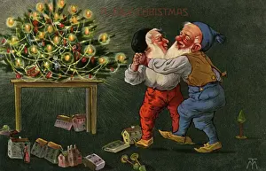 Gnome: Gnomes dance round Christmas tree