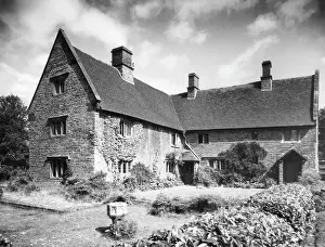 Staverton: GODFREES FARMHOUSE
