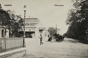 Plazas: Godollo train station
