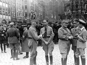 Brunnen: Goebbels, Streicher, Goering, Hess, Pfeffer von Salomon duri