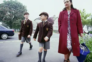 Simon Roberts: GOING TO SCHOOL 1940S
