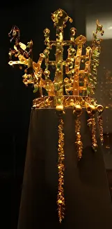 Chains: The Gold crown of Silla from Hwangnamdaechong