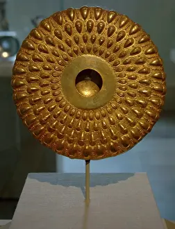 Acorn: Gold phiale. Libation bowl. 4th-3rd century B.C. Metropolita