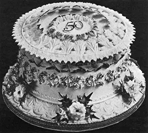 Molding: Golden Wedding Cake with Gum Paste Molding