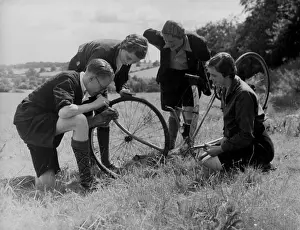 Puncture: GOOD SAMARITAN CYCLIST