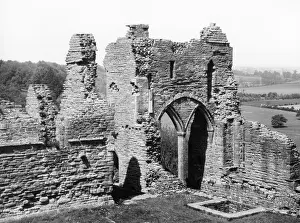 Castellum: GOODRICH CASTLE RUINS