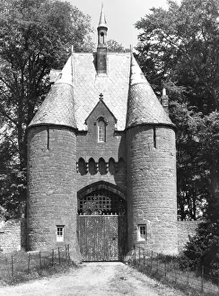 Gatehouses: GOODRICH COURT GATEWAY