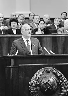 Convocation: Gorbachev speaks at Supreme Soviet session, 1985