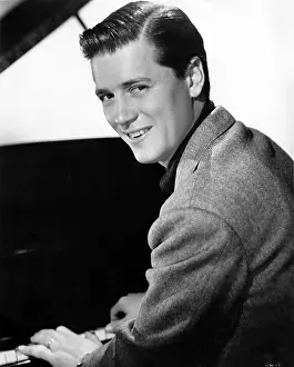 Macrae: Gordon Macrae - Actor - Celebrity - Historical