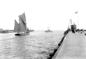 Gorleston: Gorleston, Harbour 1903