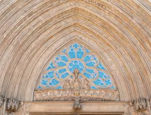 Rosette: Gothic Art. Cathedral of Saint Mary. Fourteenth century. Tym