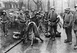 Doenhoffplatz: Government troops march in Berlin, 1919